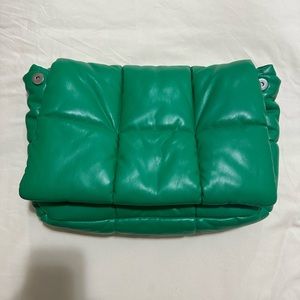 Stand studio green quilted shoulder bag